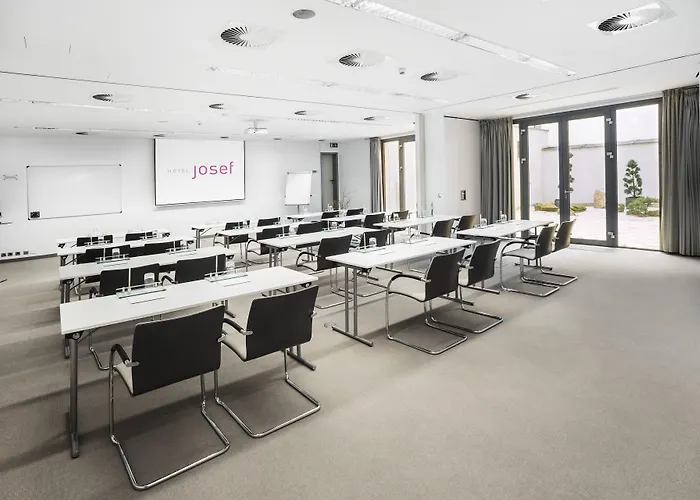 Josef Отель